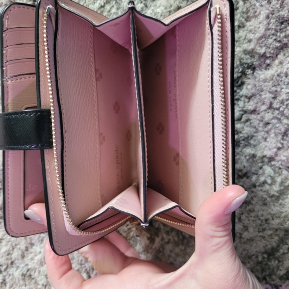 Kate Spade bifold wallet - Picture 3 of 4